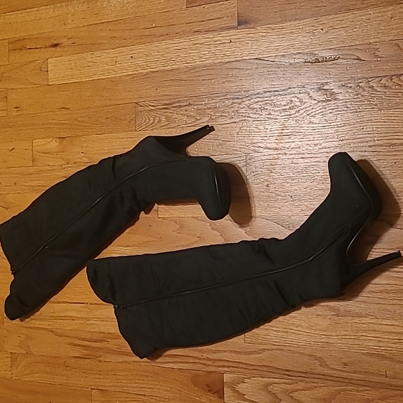 Refresh Black Boots Size 7.5 - Picture 7 of 7